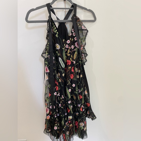NWOT Alexis X-Small Adeline Embroidered Open Shoulders Mini Floral Dress. 💕🌸 - Picture 5 of 5